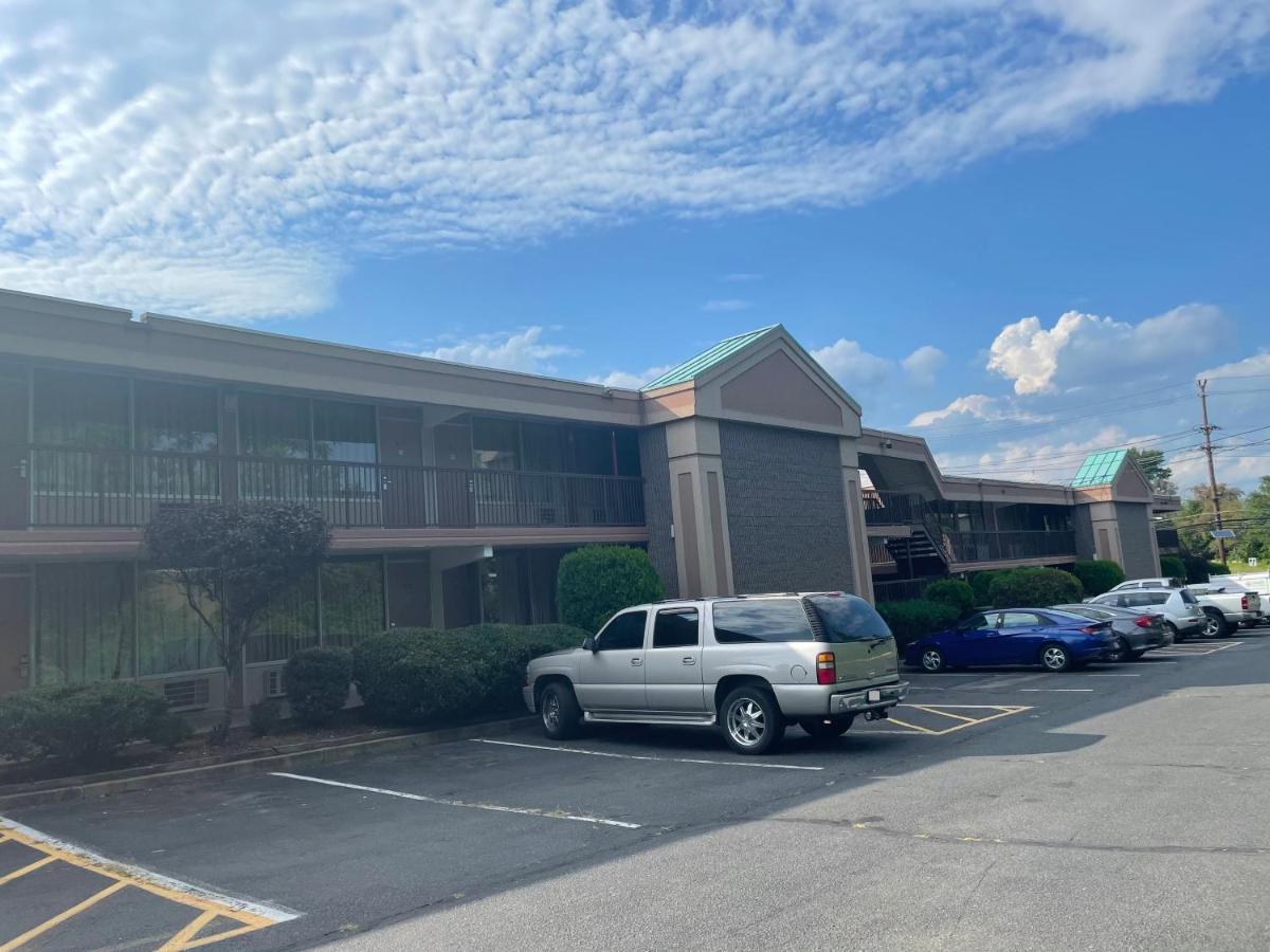 Travelers Inn South Brunswick Terrace 외부 사진