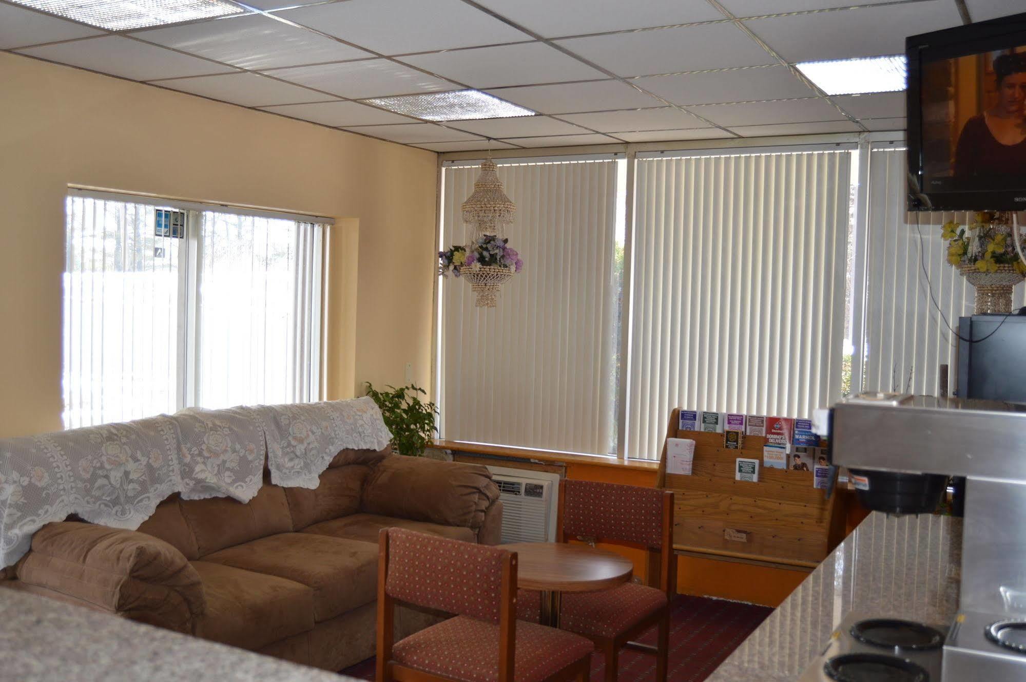 Travelers Inn South Brunswick Terrace 외부 사진