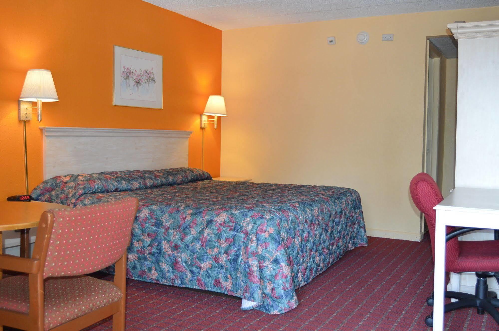 Travelers Inn South Brunswick Terrace 외부 사진