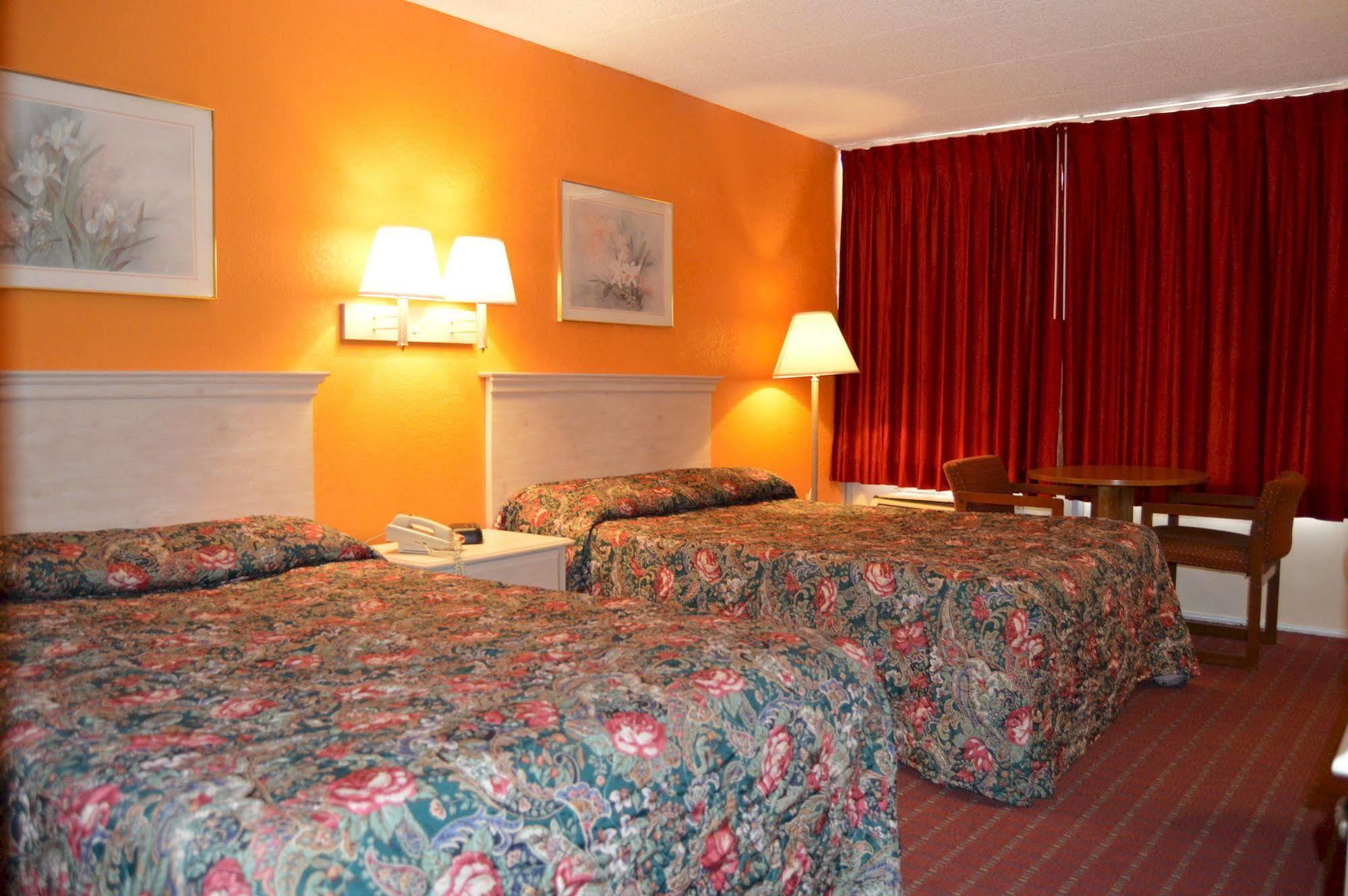 Travelers Inn South Brunswick Terrace 외부 사진